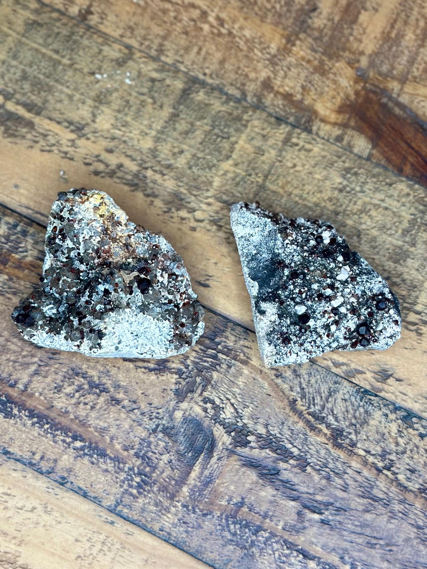GARNET SPECIMENS