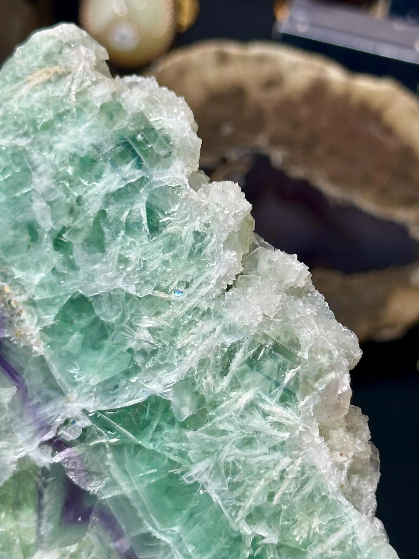 FLUORITE SLAB and stand