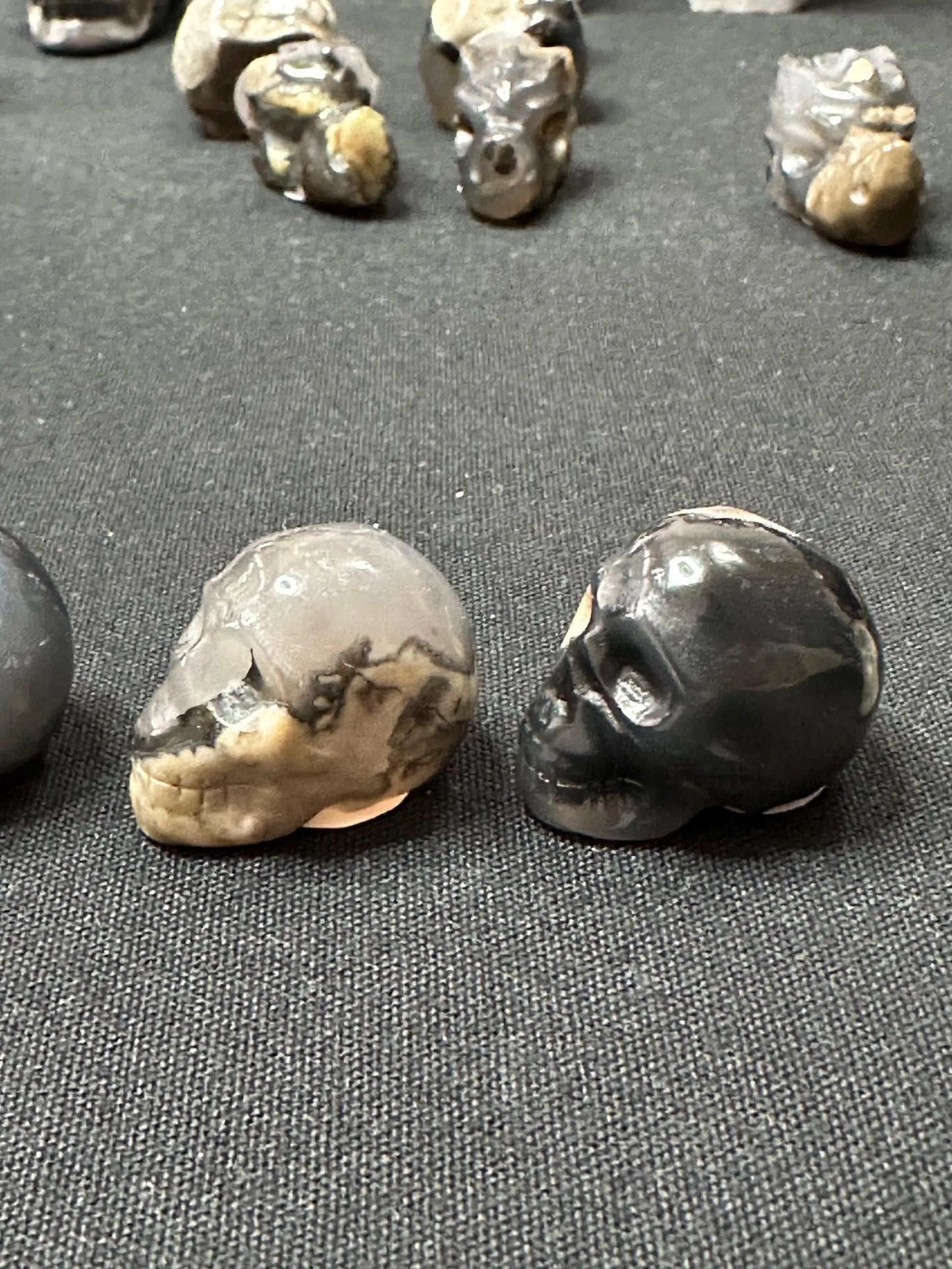 VOLCANO AGATE mini SKULLS